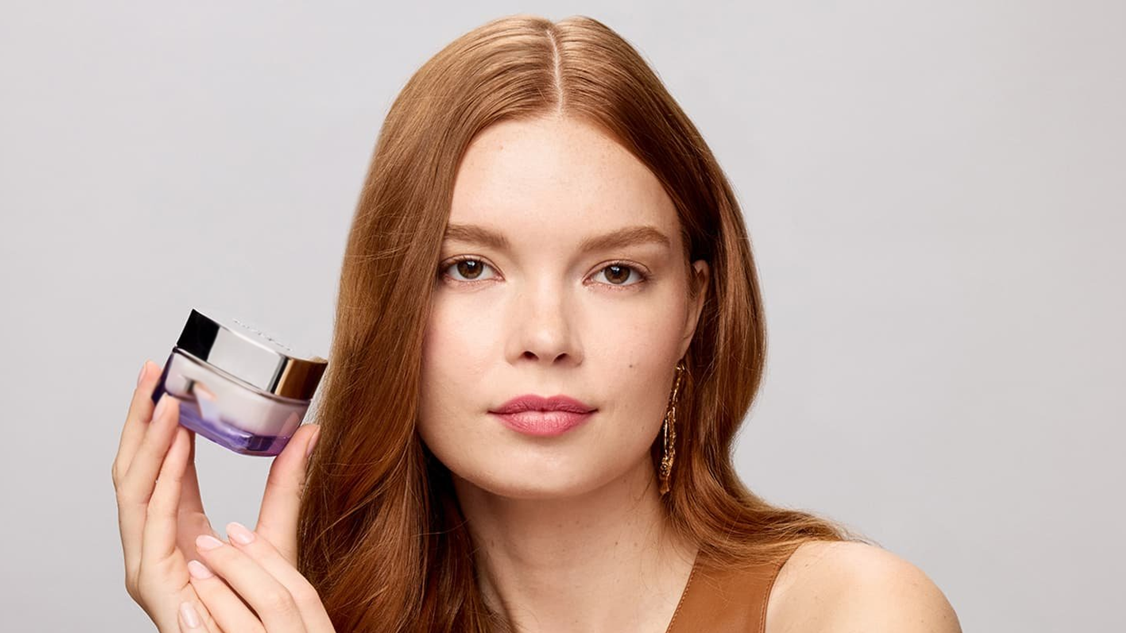 Essential Skincare Products for Hydrated, Youthful-looking Skin